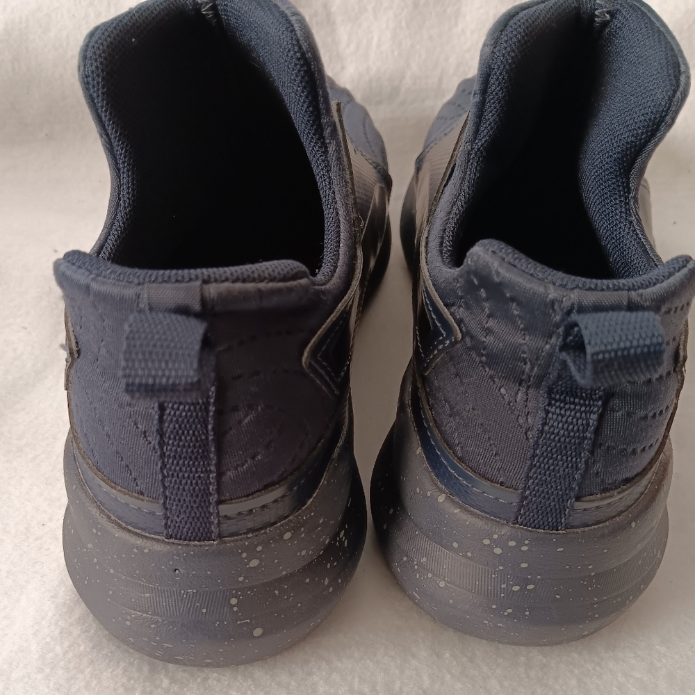 Shoes - Picture 4 of 12